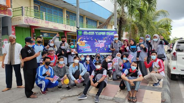 Berbagi Takjil Ramadhan