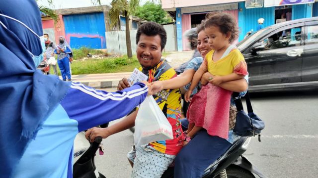 Berbagi Takjil Ramadhan
