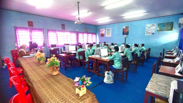 Diklat Aplikasi Ms-Office Bagi Mahasiswa Kebidanan  AKPER Biak