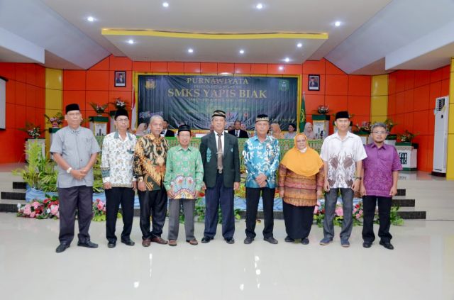 Ketua Yapis, Rektor, Pengawas, Kepala UPDT dan Komite