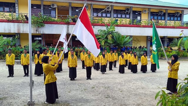 Pelantikan Pengurus OSIS SMKS Yapis Biak Masa Bakti 2022/2023