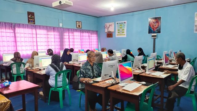 Pengisian Angket Survei Lingkungan Belajar