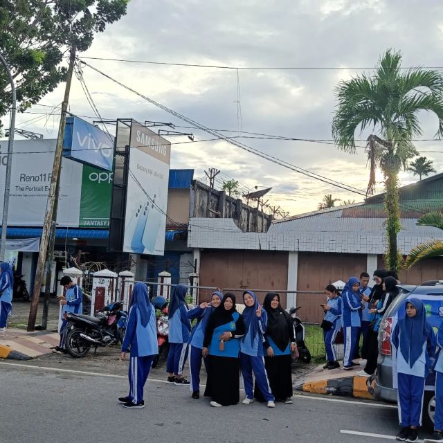 Berbagi Takjil on the Road