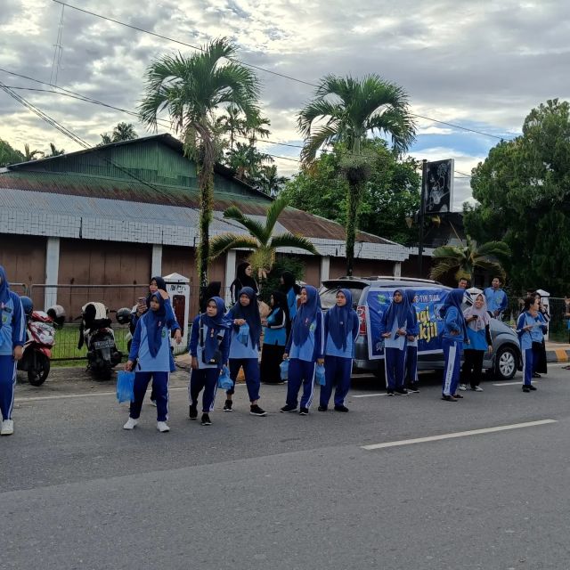 Berbagi Takjil on the Road